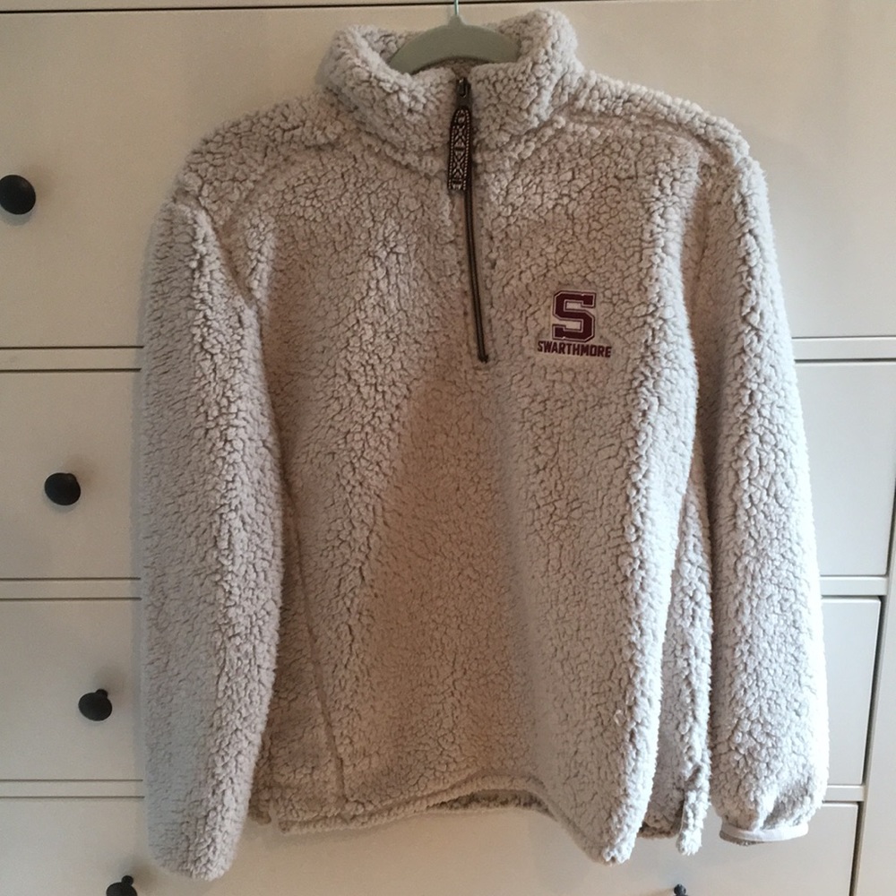 Swarthmore private collège fuzzy sweater
